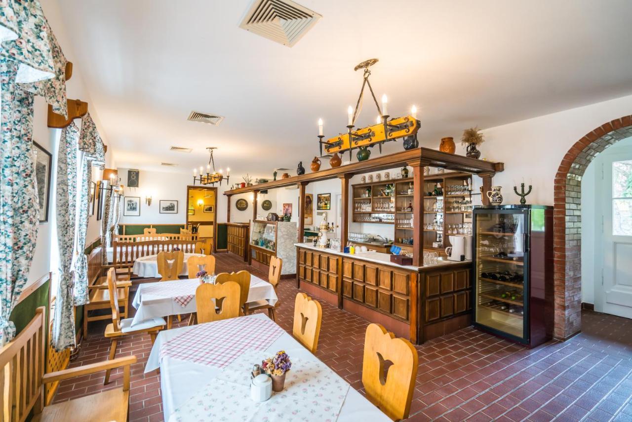 Szent Kristof Panzio Bed and Breakfast Esztergom Eksteriør billede