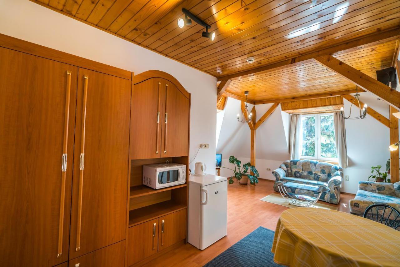 Szent Kristof Panzio Bed and Breakfast Esztergom Eksteriør billede