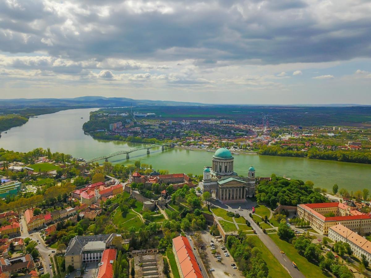 Szent Kristof Panzio Bed and Breakfast Esztergom Eksteriør billede