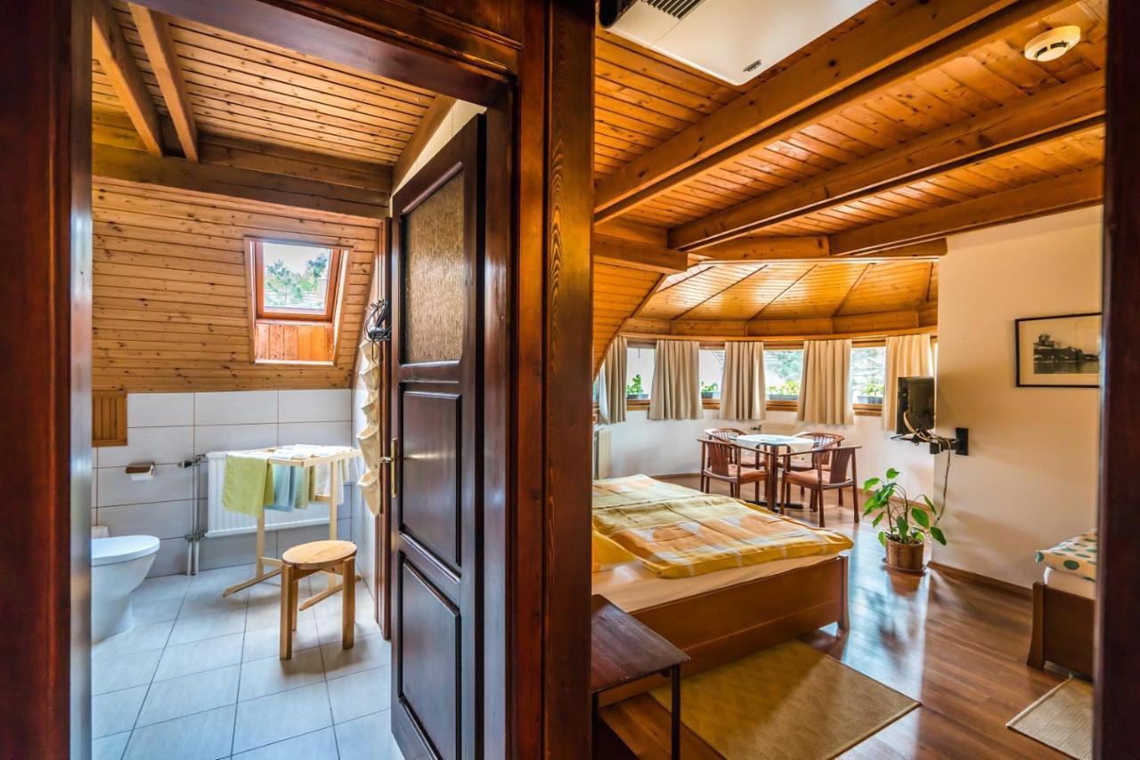 Szent Kristof Panzio Bed and Breakfast Esztergom Eksteriør billede