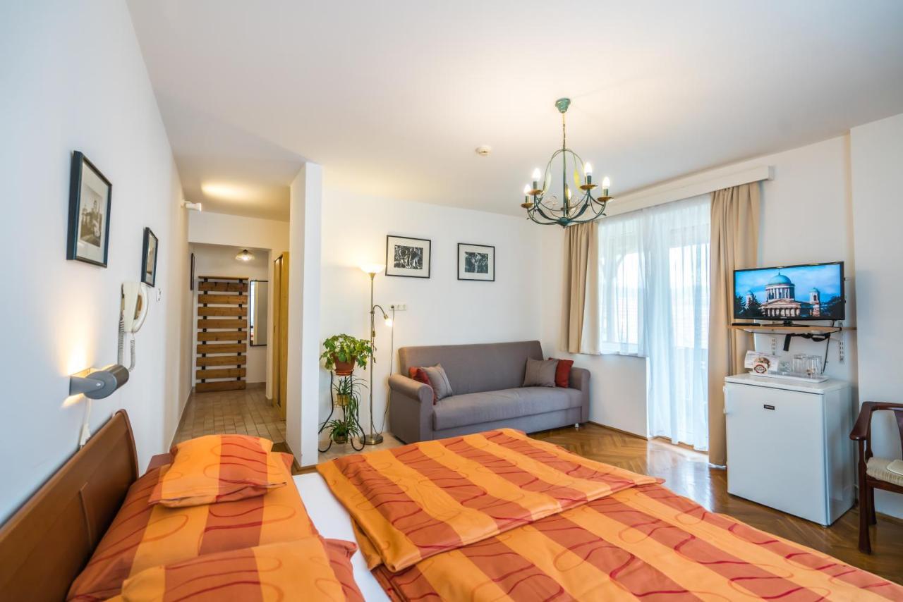 Szent Kristof Panzio Bed and Breakfast Esztergom Eksteriør billede