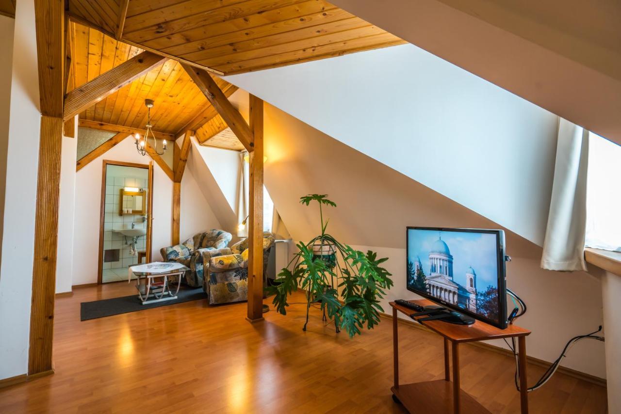 Szent Kristof Panzio Bed and Breakfast Esztergom Eksteriør billede