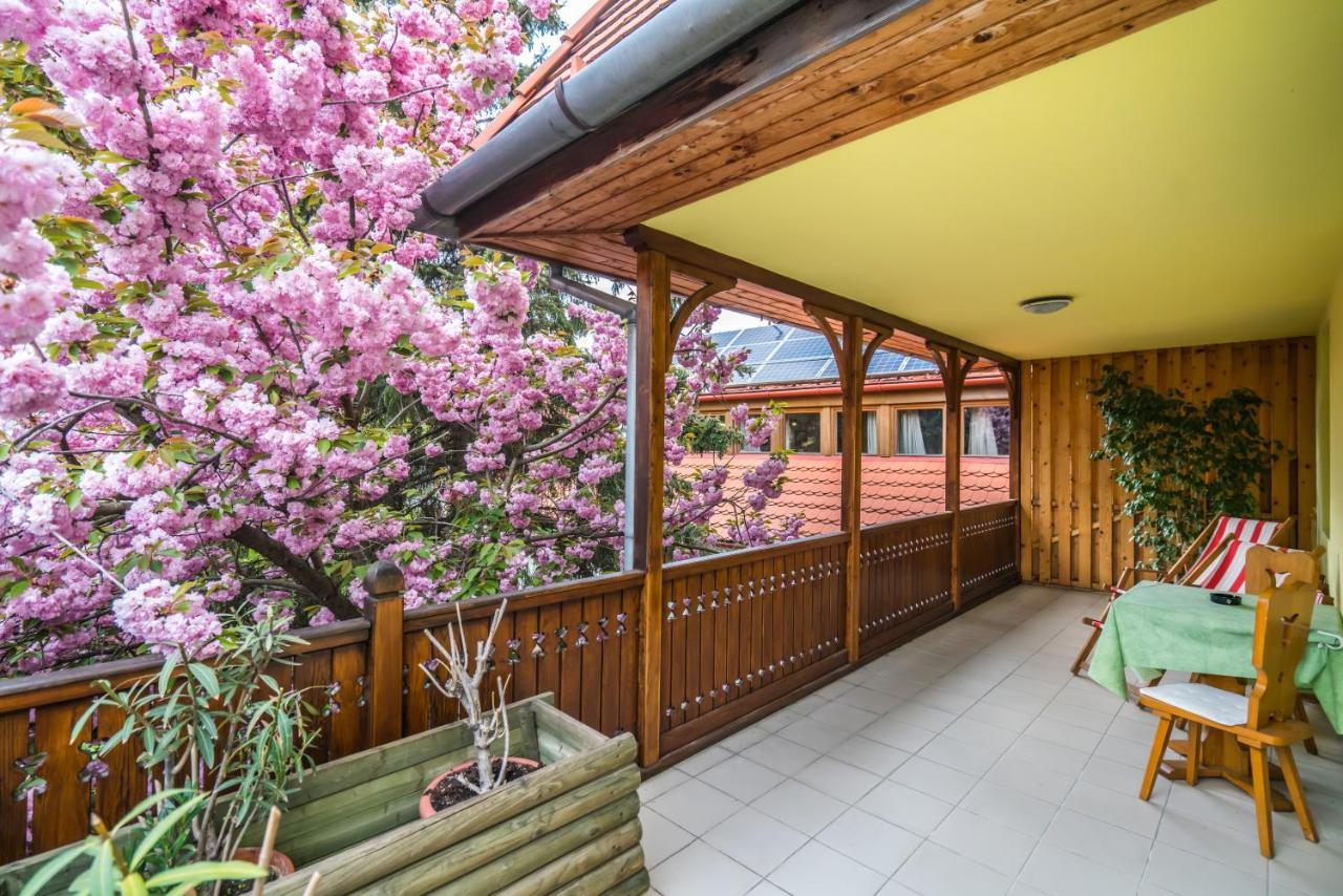 Szent Kristof Panzio Bed and Breakfast Esztergom Eksteriør billede